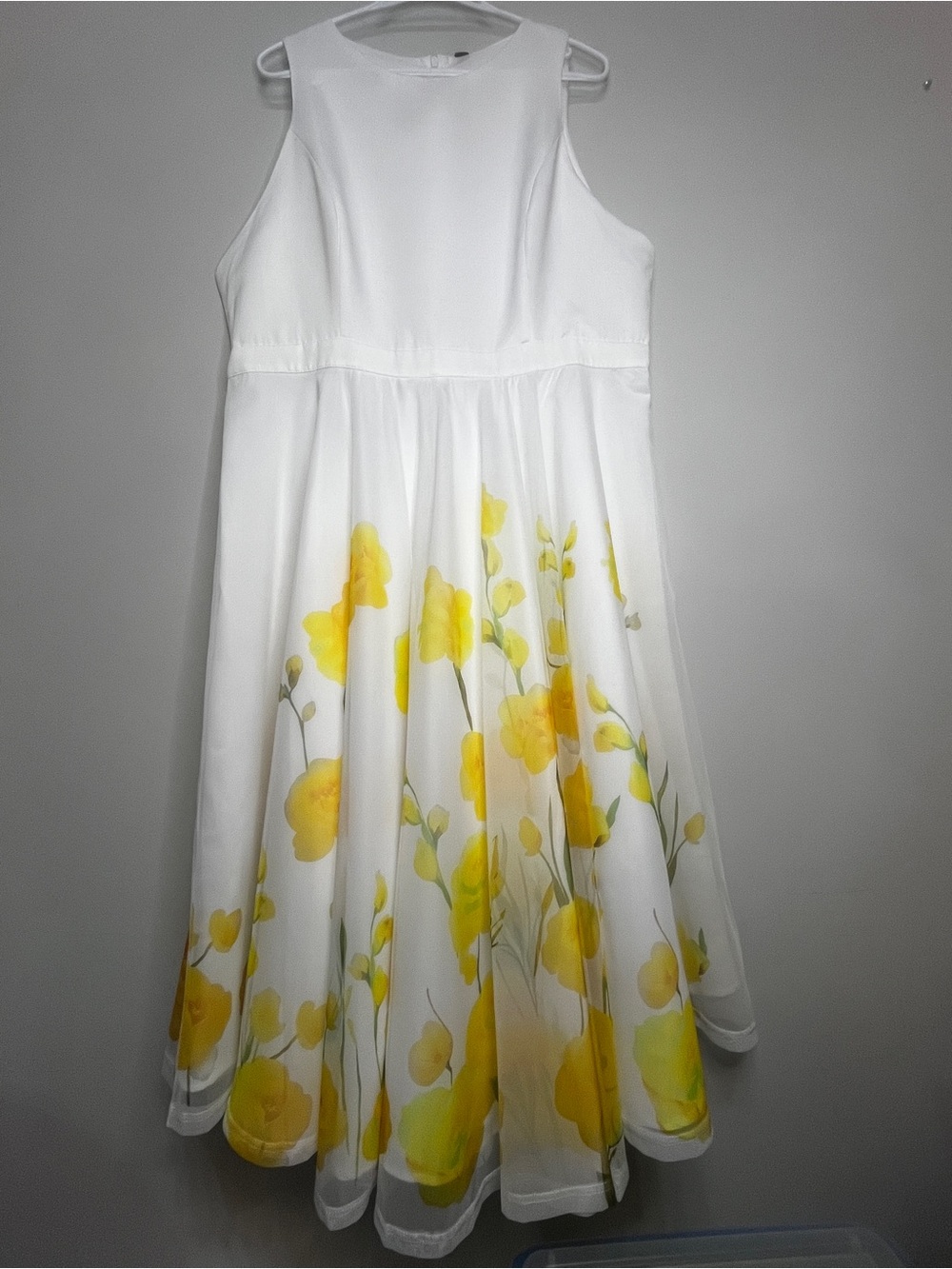 NWT Gorgeous White Midi Dress with Yellow Floral Accents - Picture 4 of 11